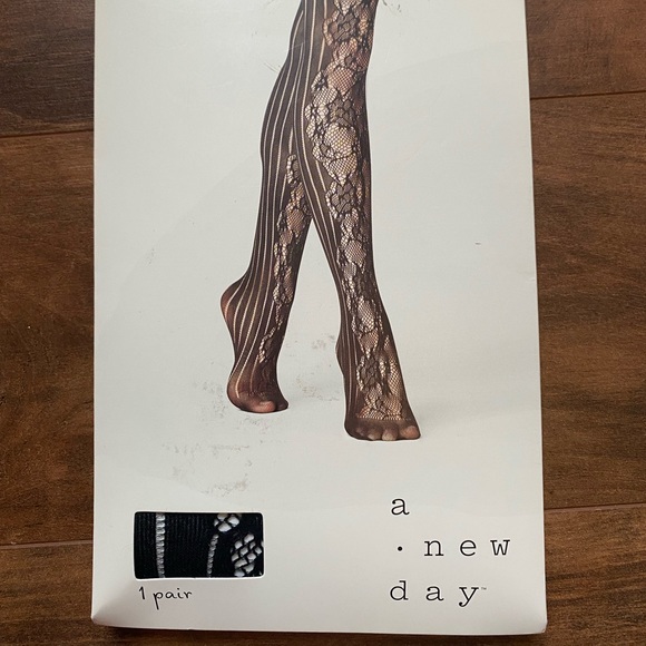 A new day lace fashion tights size medium/large
